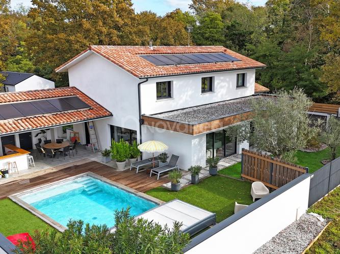 Maison 6 pièces 195 m² · à Saint-Martin-de-Hinx · 195 m² · 730 000 €